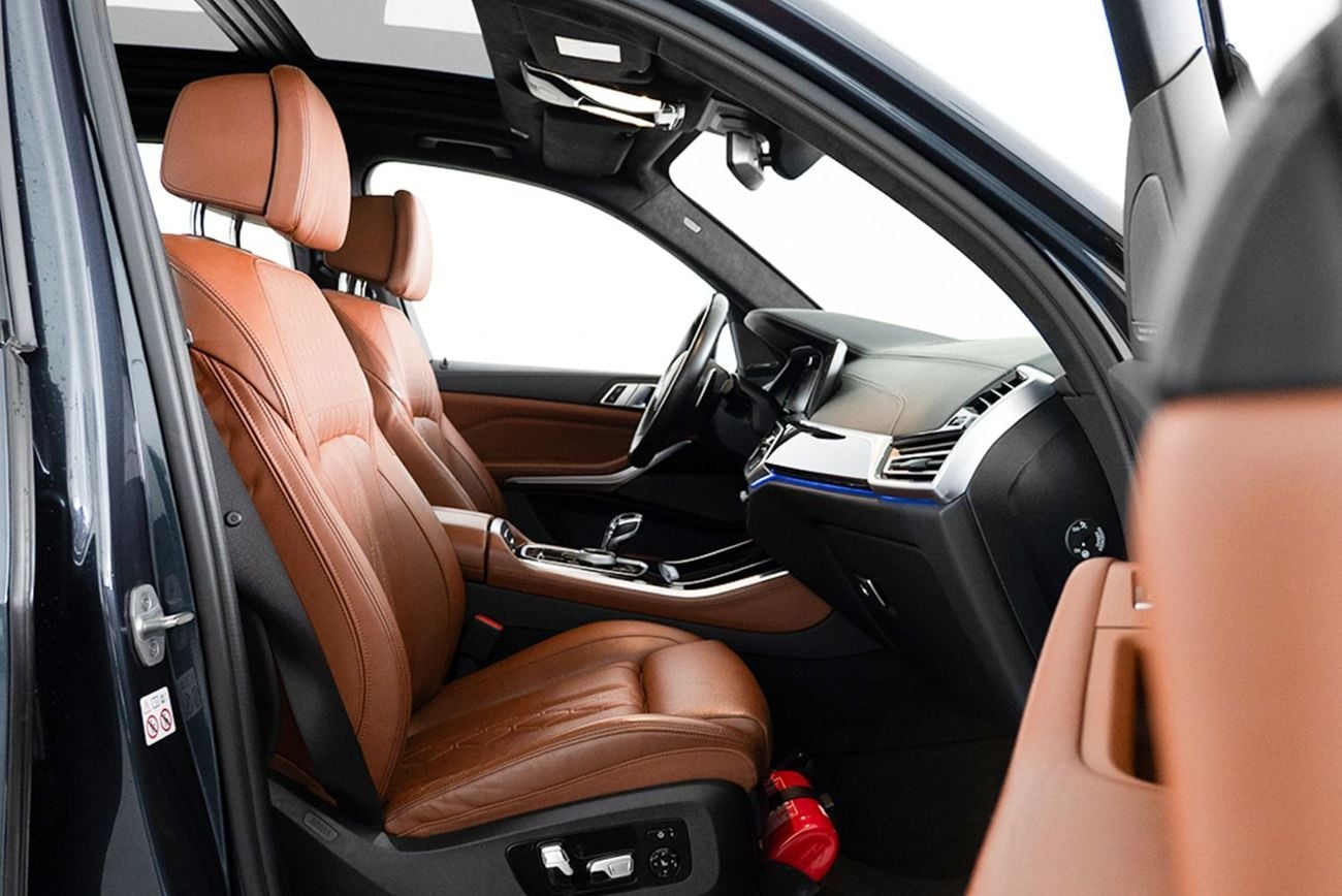 BMW X5 M50i 4.4L