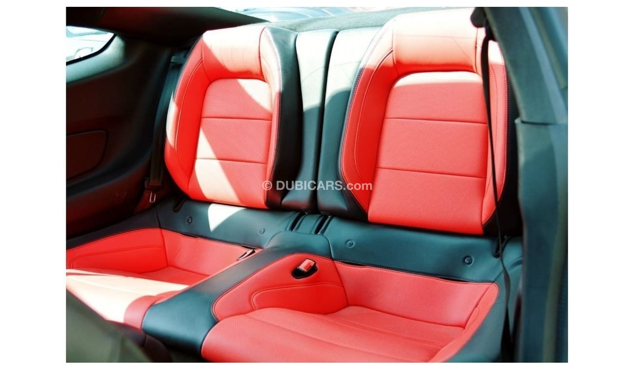 فورد موستانج ايكوبوست محرك ايكوبوست 4 سلندر سعة 2.3 لتر مع تيربو يولد قوة 330 حصان (335 حصان أوروبي PS) و 475 نيو