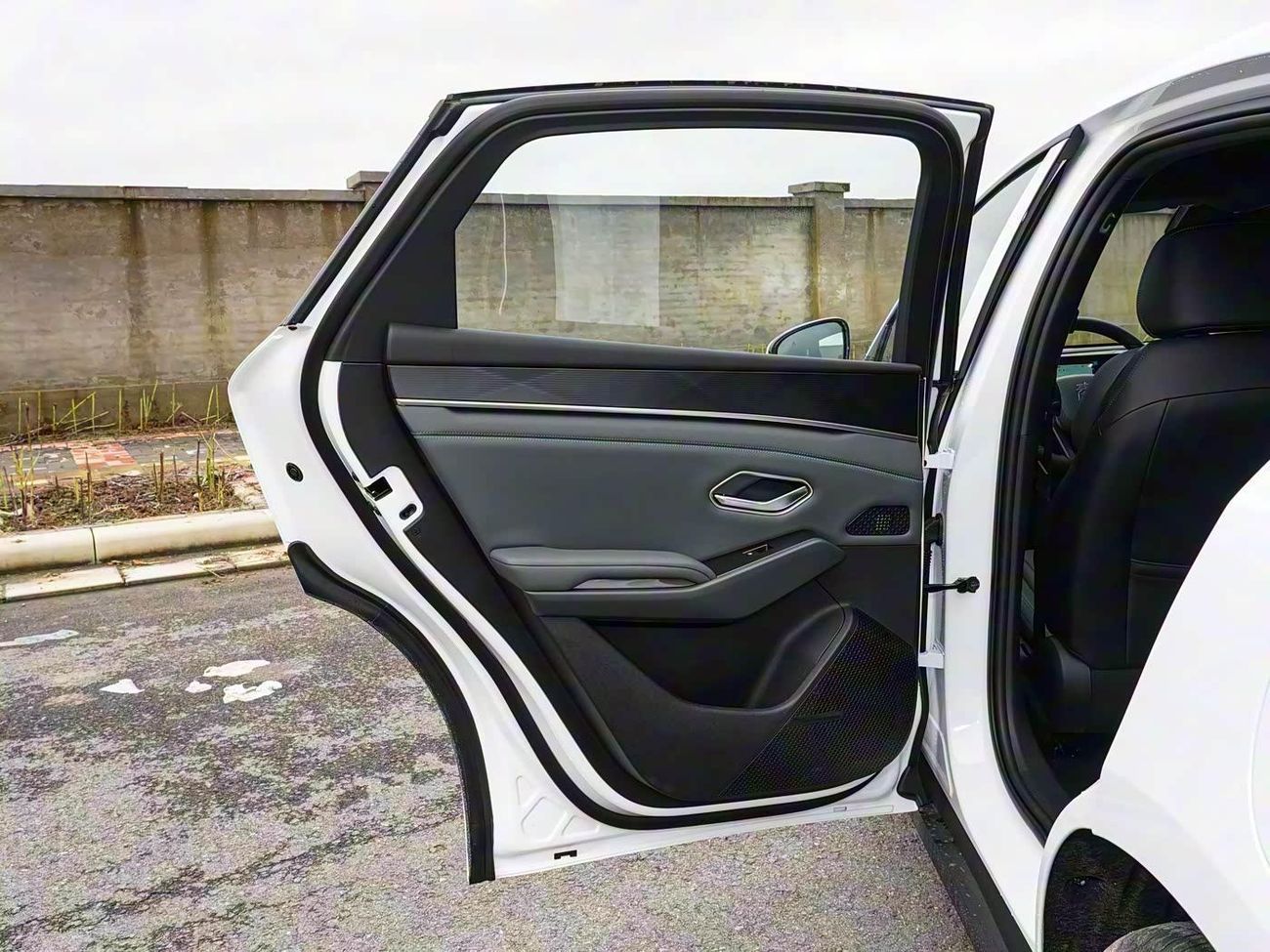 BYD Qin L DM-i BYD QIN L DMi 128Km Leading Version 2025