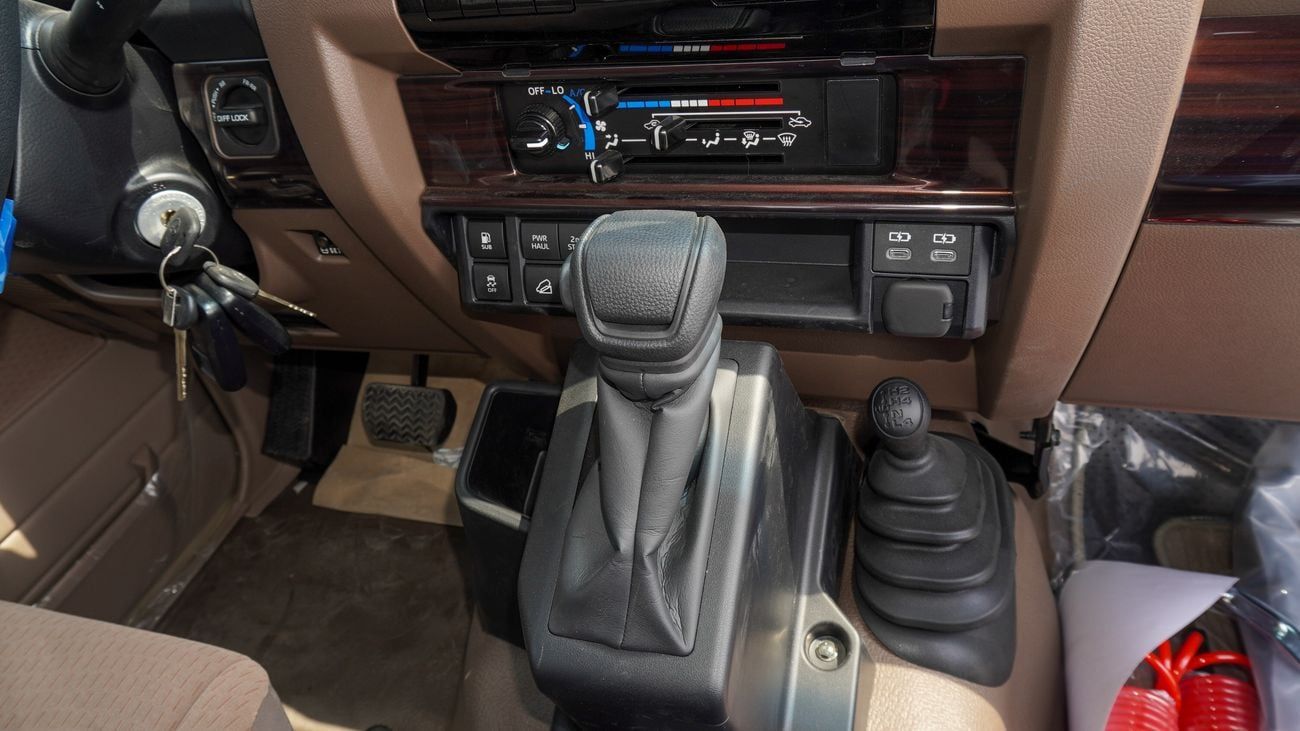 Toyota Land Cruiser Pick Up LX 4.0L V6 SINGLE CABIN A/T