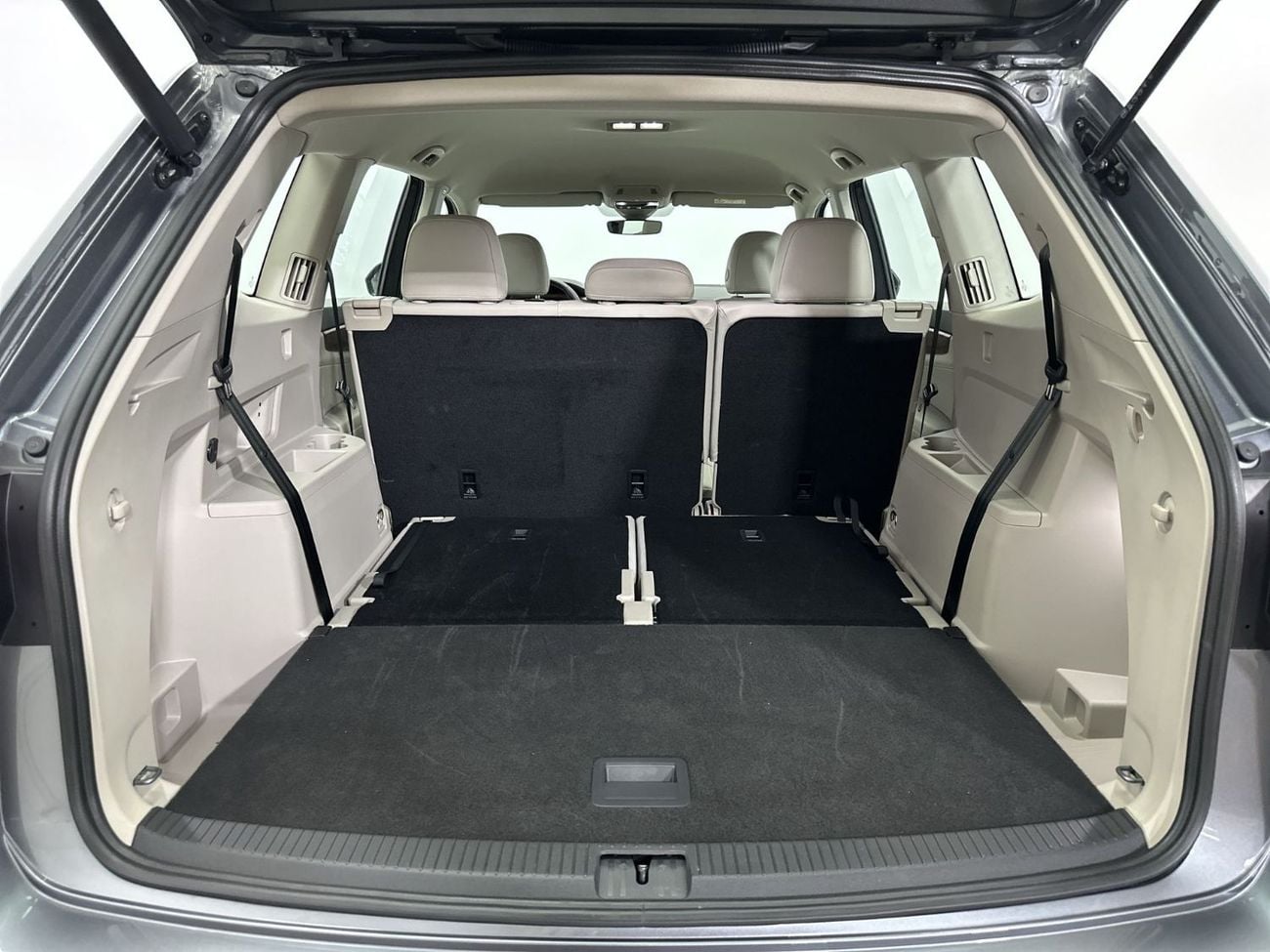 Volkswagen Teramont TRENDLINE Teramont Trend 2L | Excellent Value | UPGRADED Leather Seats | GCC Spec | VW Certified