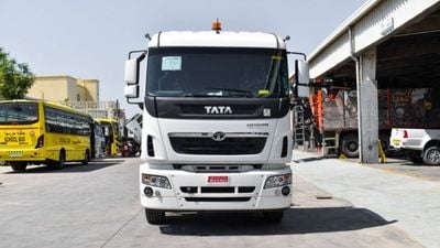 Tata Prima TATA PRIMA 4X2 Tractor Head