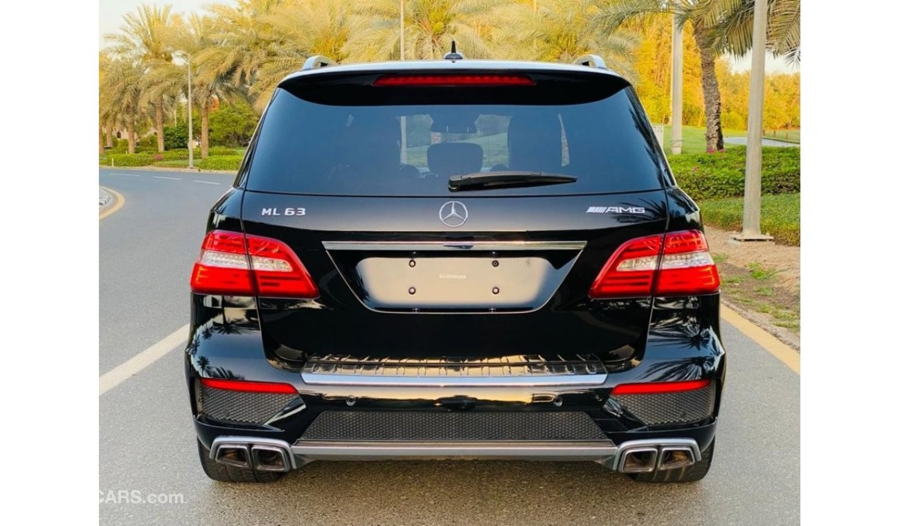 مرسيدس بنز ML 63 AMG Std مرسيدس بنز ML63 خليجي فل ابشن كاريون فايبر بحاله ممتازه