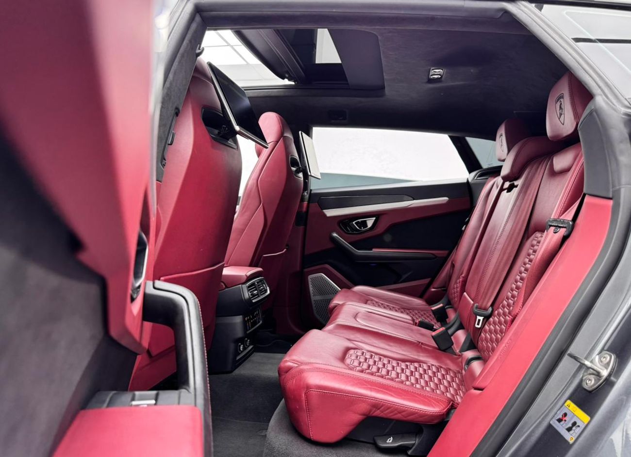 Lamborghini Urus 2019 Lamborghini Urus, Full Service History, Fully Loaded, Excellent Condition, GCC