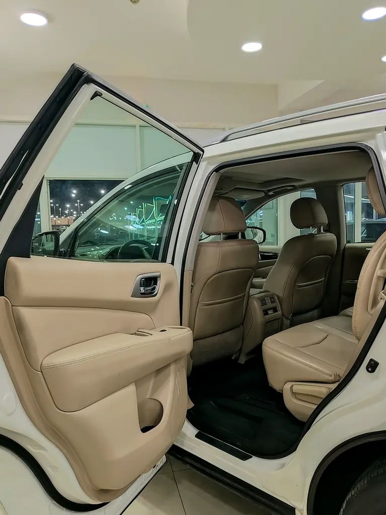 Nissan Pathfinder SV 3.5L (260 HP) 4WD SV