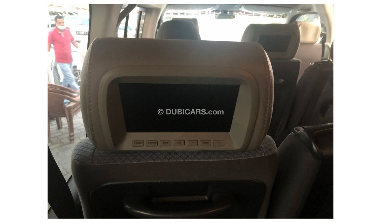 Toyota Hiace Toyota Hiace Highroof Bus 15 seater, A/T, model:2012. Free of accident.only done 2300 km