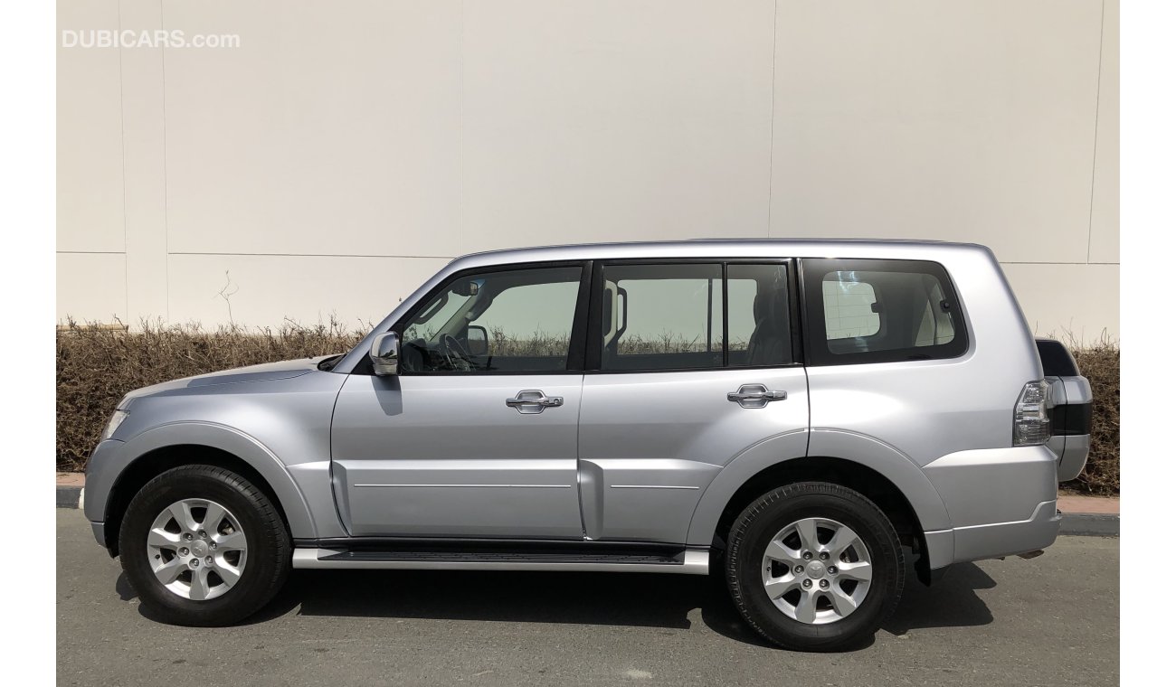 Mitsubishi Pajero S V6