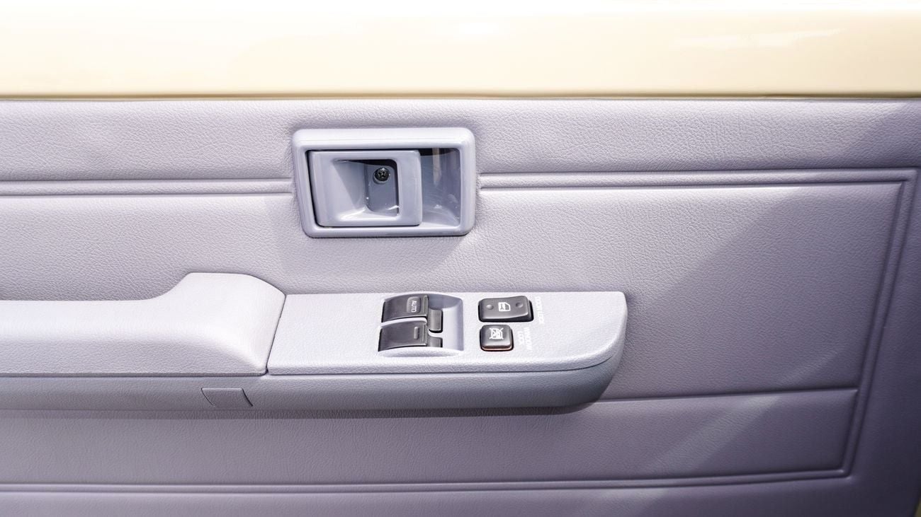 Toyota Land Cruiser 70 4.0 L V6