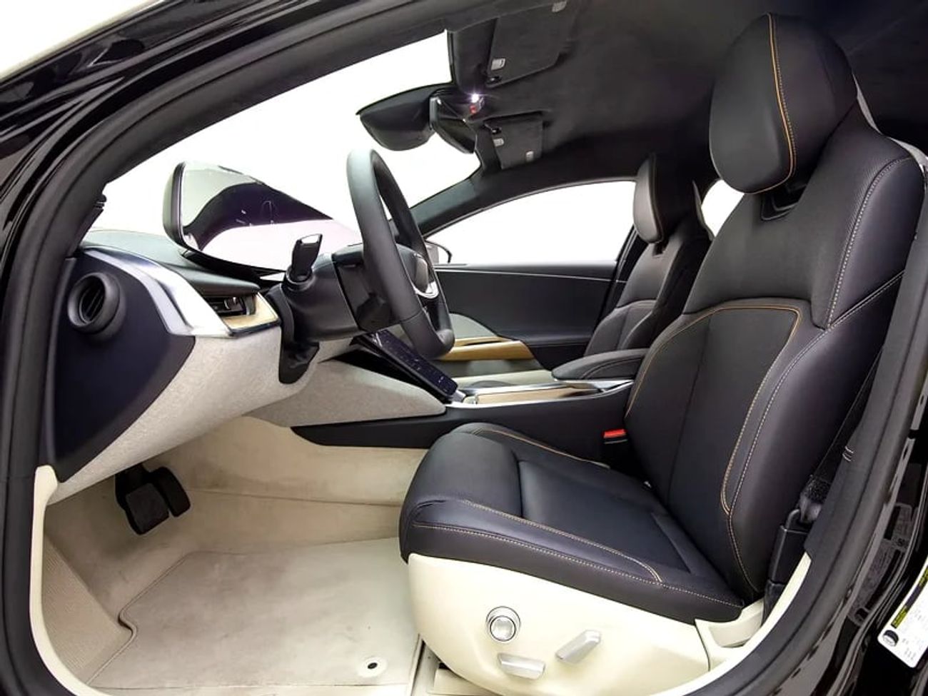 لوسيد اير Pure