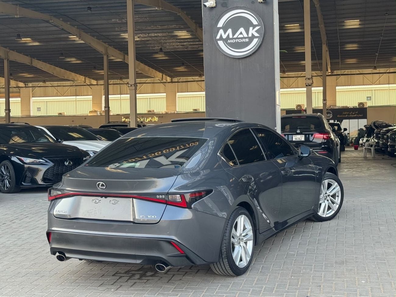 Lexus IS300 PREMIER لكزس is300  خليجي ‎موديل 2023  اربعة سلندر توربو اقتصادية جدا فالبترول  ماشي 56400 كم  مواصفات:  ( ش