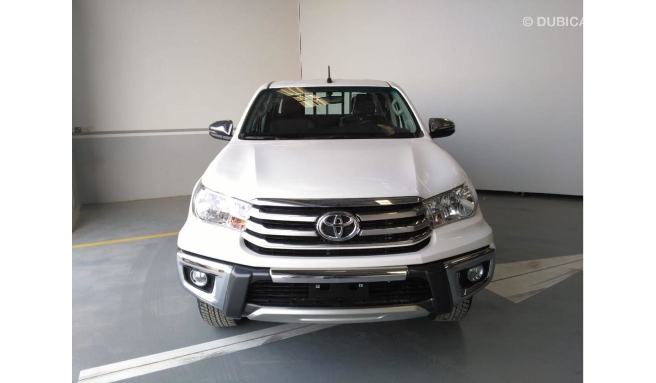 Toyota Hilux 2.7ltr PETROL Engin Mid Option