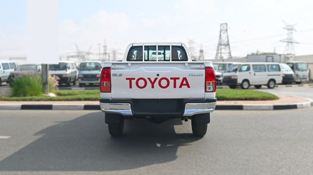 تويوتا هيلوكس GLS G SC 2.7L Petrol 4x4 with Diff Lock 2025YM