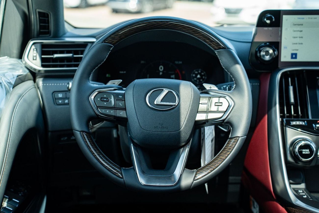 Lexus LX 700h Lexus LX 700 2025 3.5L hybrid  Transmission Automatic  Signature 7 seats  Full option  22 rims  Hudp