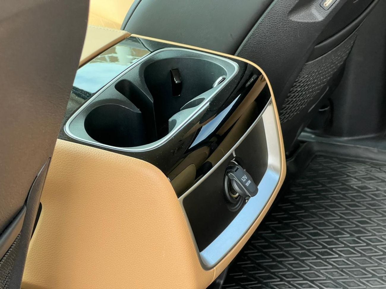 كيا كارنيفال EX KIA CARNIVAL