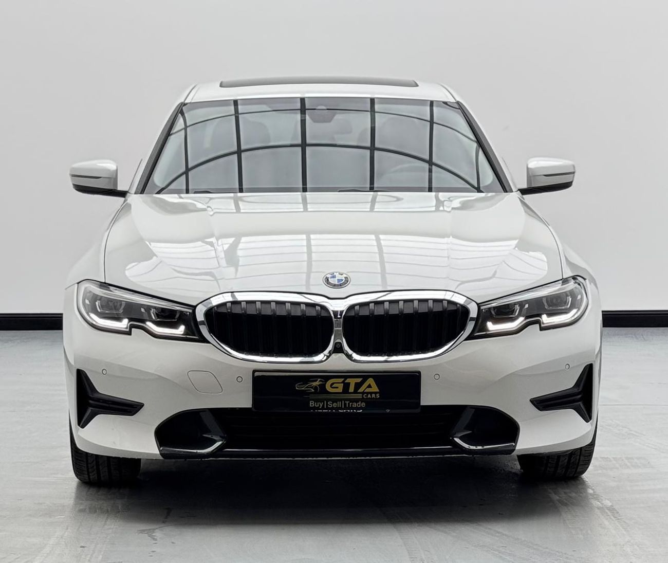بي أم دبليو 330i Std 2.0L 2019 BMW 330i, BMW Service History, 1 Year Warranty, Excellent Condition, GCC