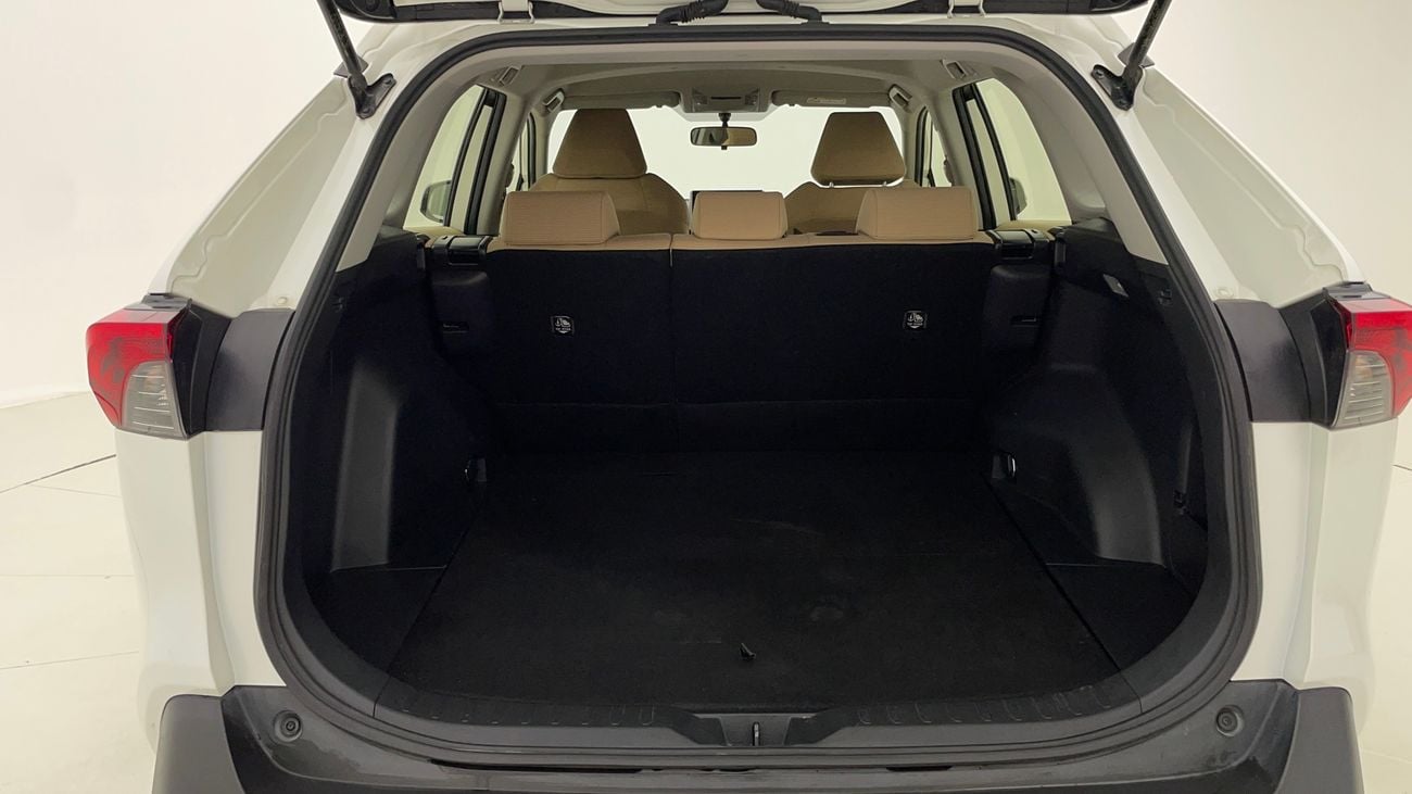 تويوتا راف ٤ EX 2.5 | بدون دفعة مقدمة | اختبار القيادة في المنزل