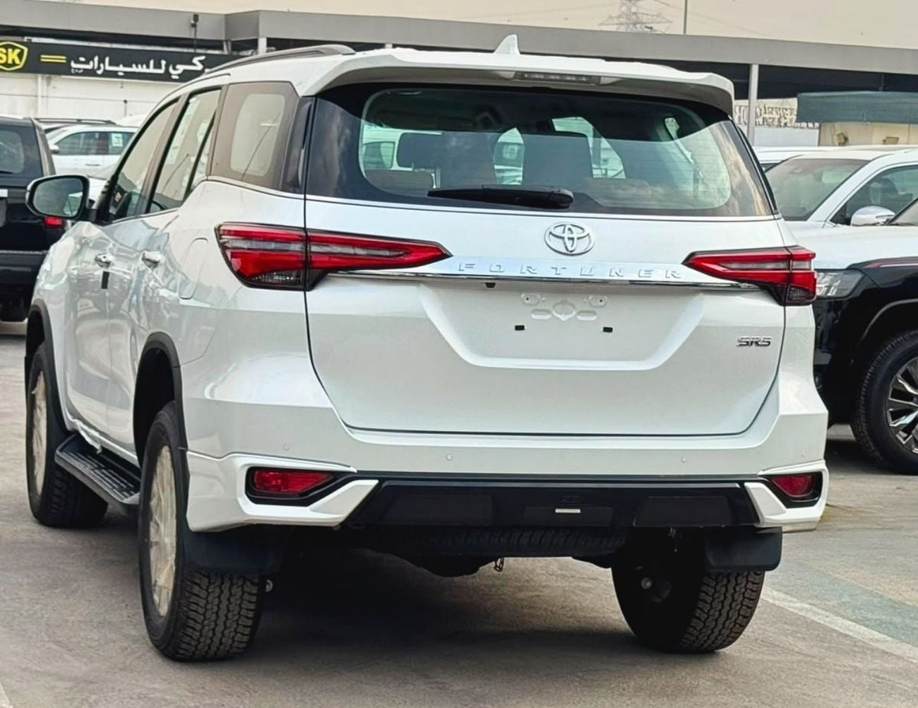 Toyota Fortuner SR5 || 2.8L DIESEL V4 4WD | RADAR | 360*CAMERA | AUTO AC (CODE # FD6FO)