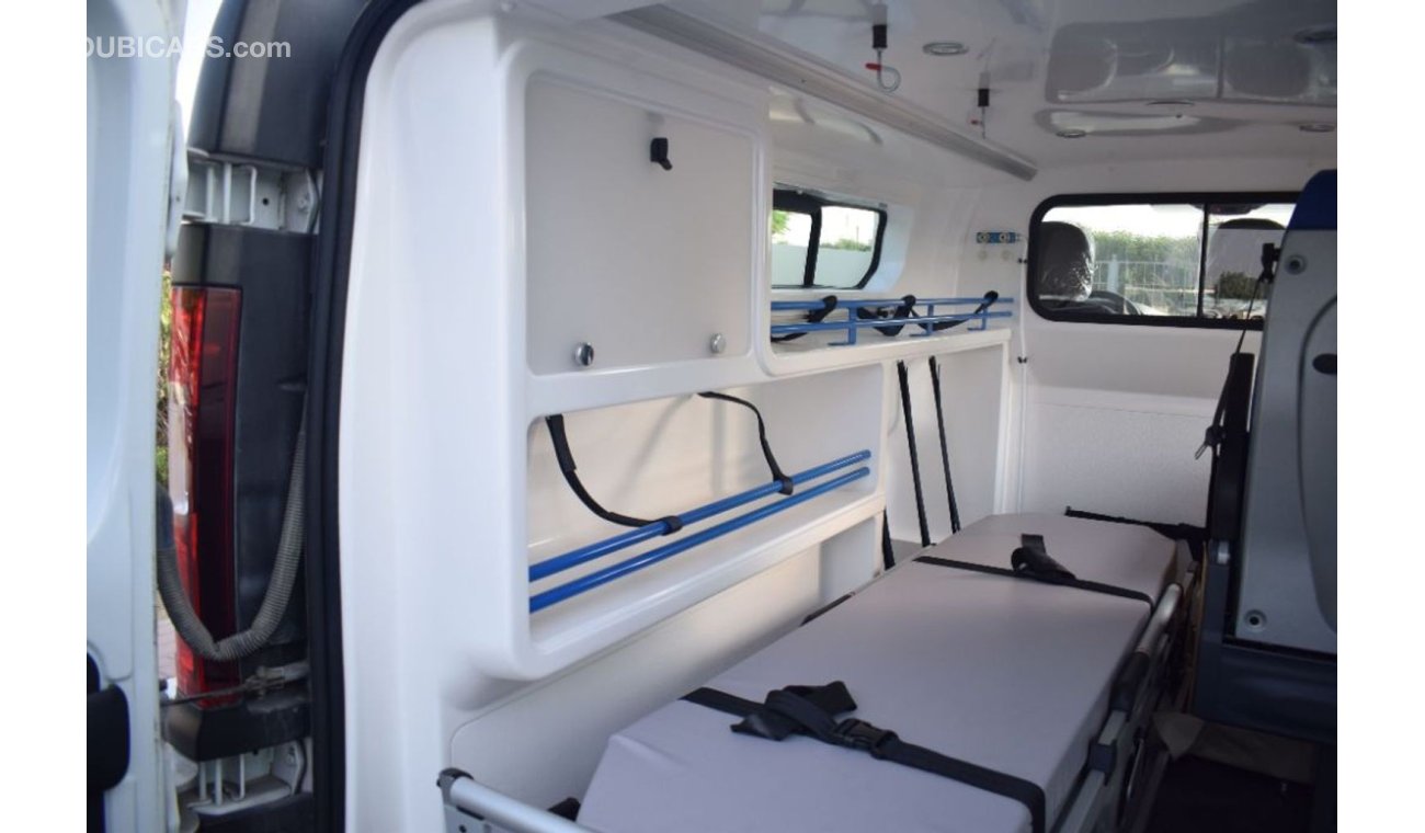 رينو ترافيك Trafic Ambulance - 2016 - Manual - Export Only