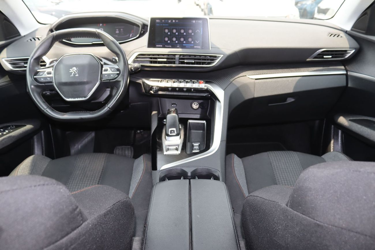 بيجو 3008 بيجو 3008 موديل 2022 محرك 1.6L ممشى 66000 KM وسعر 52000 درهم  خليجى بحاله ممتازه