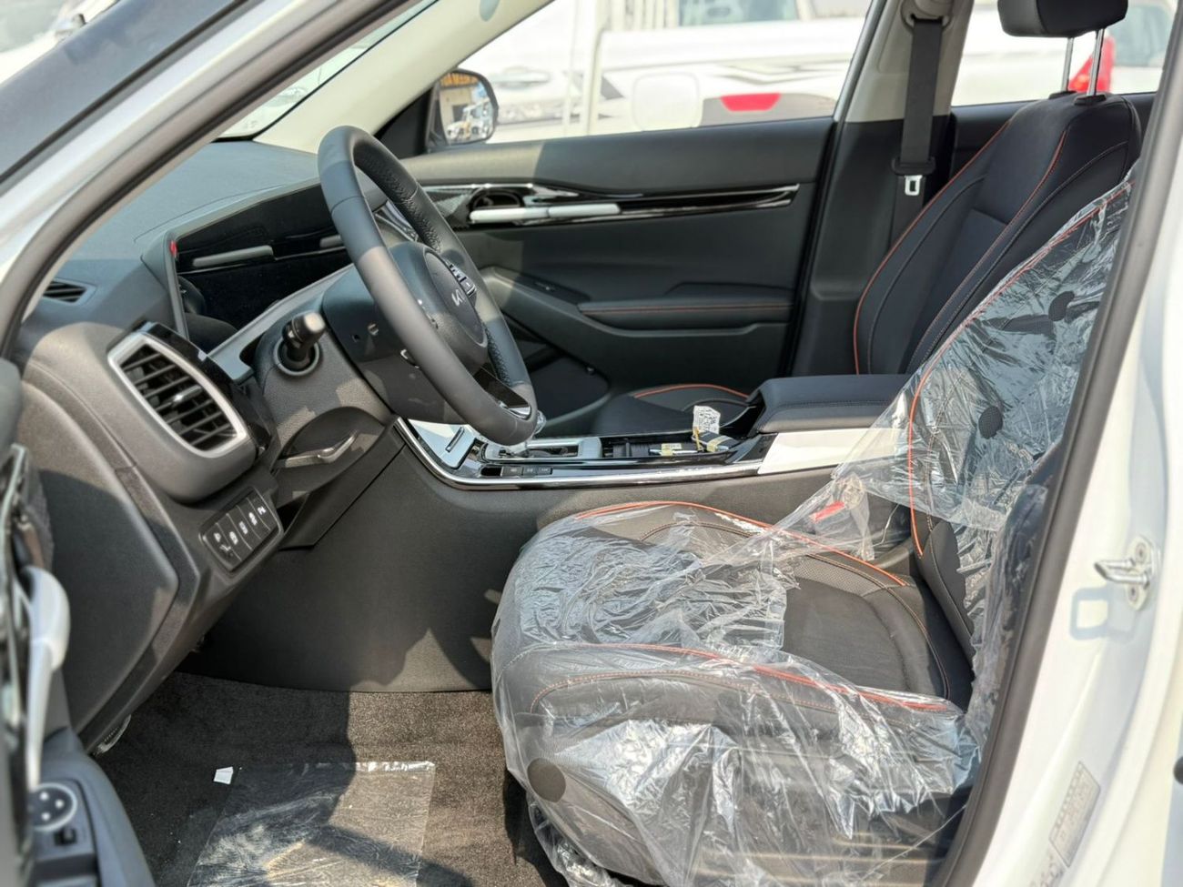 Kia Seltos KIA SELTOS 1.5L CHINESE SPECS FULL OPTION WITH BLACK ROOF