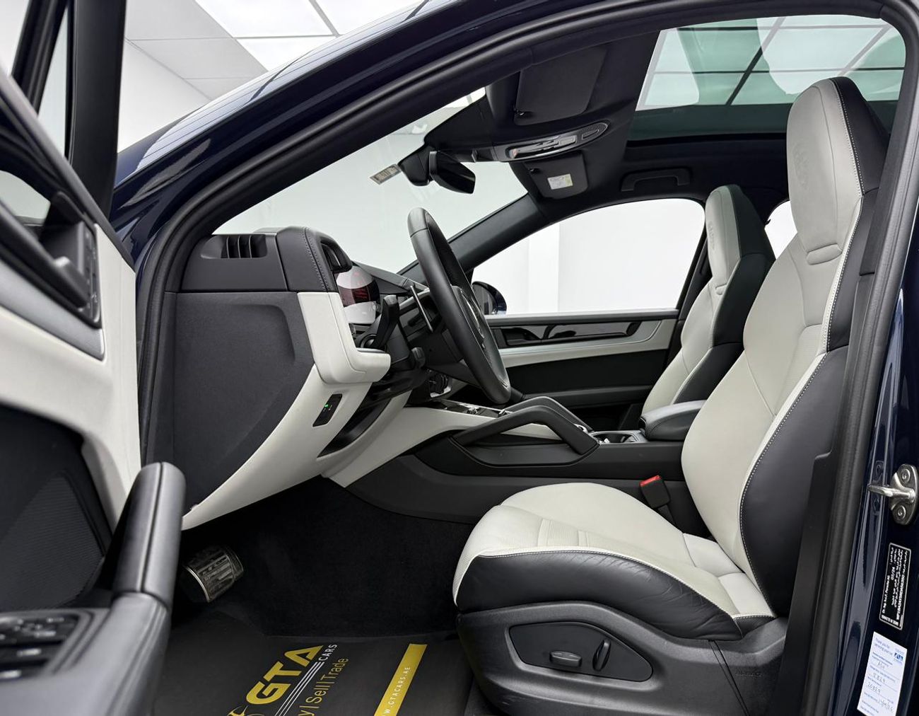 Porsche Cayenne Base Coupe 2024 Porsche Cayenne Coupe, 2028 Porsche Warranty, Full Porsche Service History, GCC