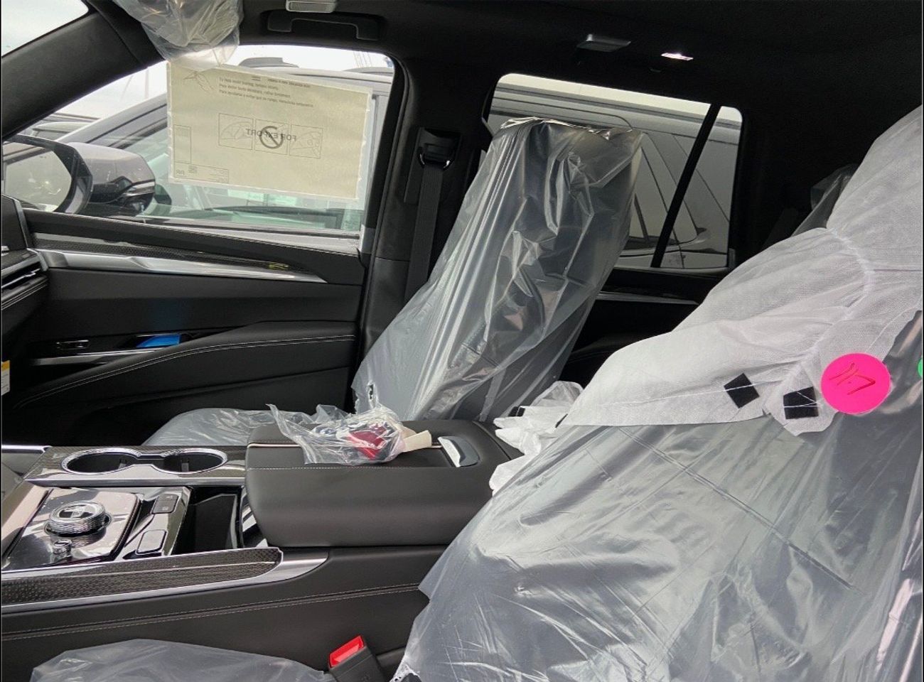 Cadillac Escalade V SERIES EXECUTIVE SEATS