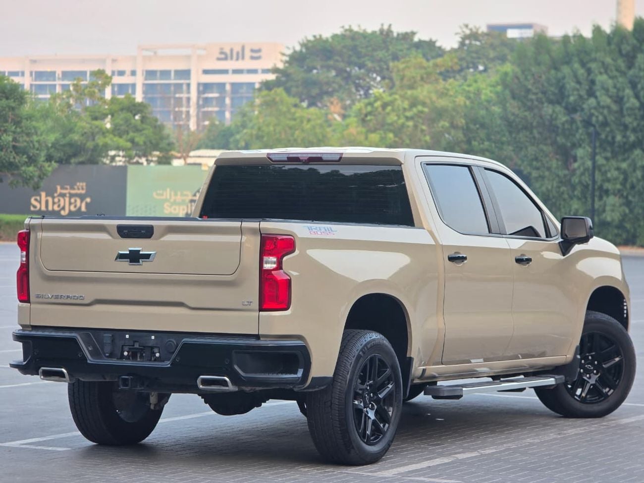 Chevrolet Silverado 1500 CREW CAB 2LT TRAILBOSS 2023 Chevrolet Silverado LT Trail Boss GCC Specs | Orginal paint | Perfect condition | Single owner