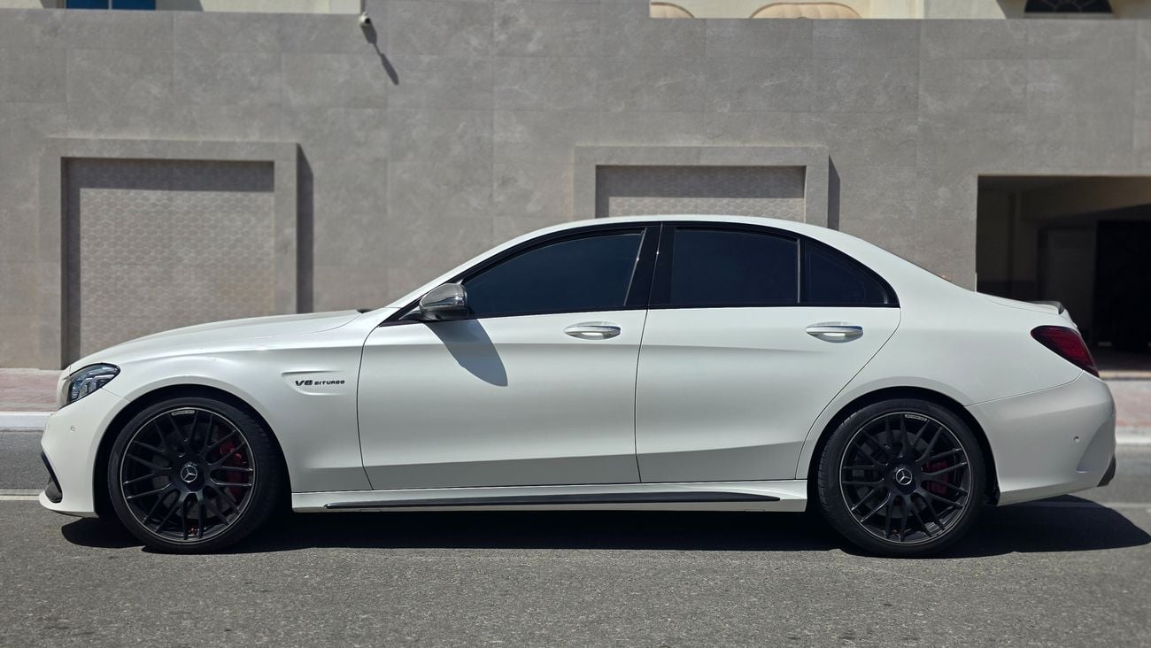Mercedes-Benz C 63S AMG Std 4.0L Sedan