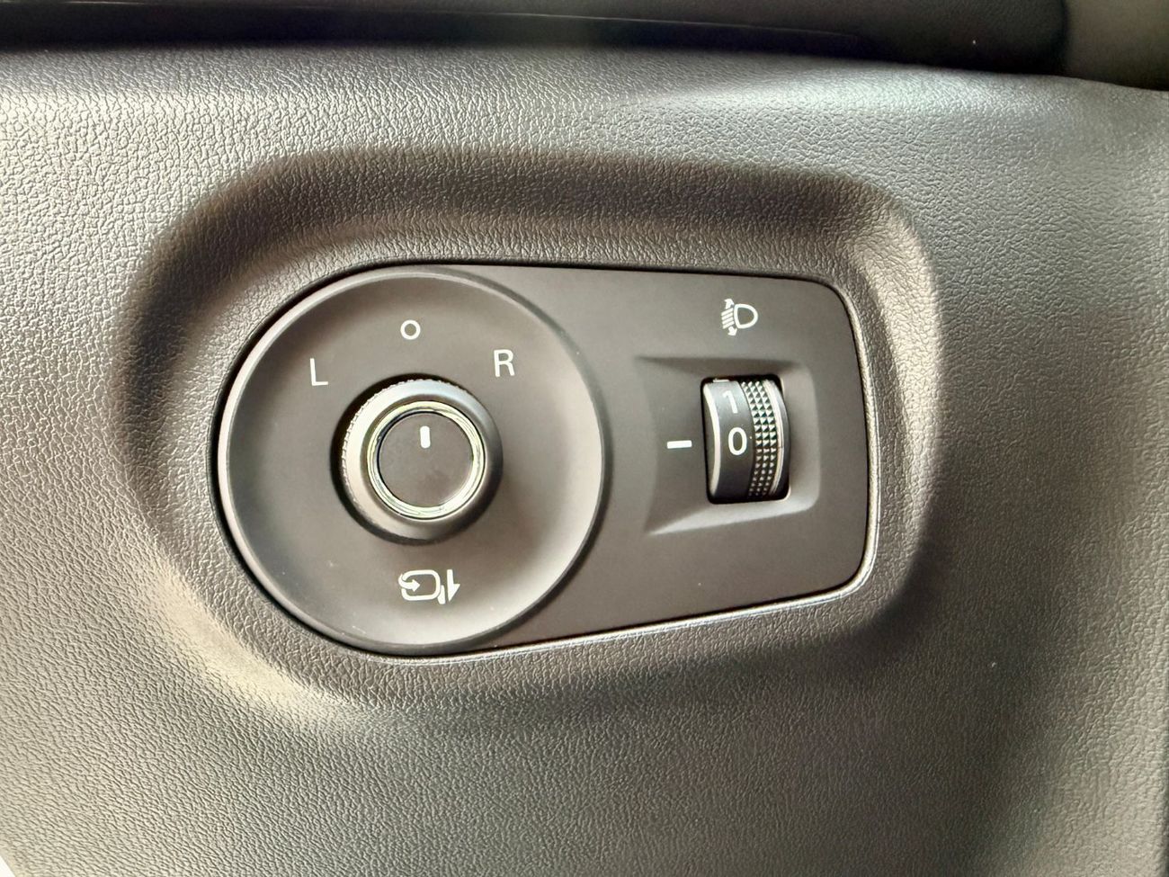 أم جي 5 MG5 - 1.5 - Luxury - 2025