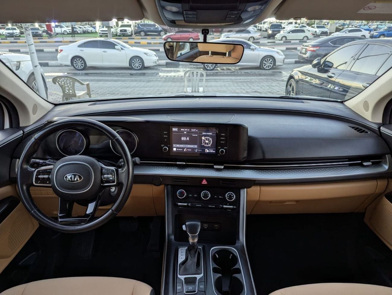 Kia Carnival GDI L 3.5L Kia Carnival 2021 GCC 6 cylinder engine 3.5L clean car without accident without paint ava