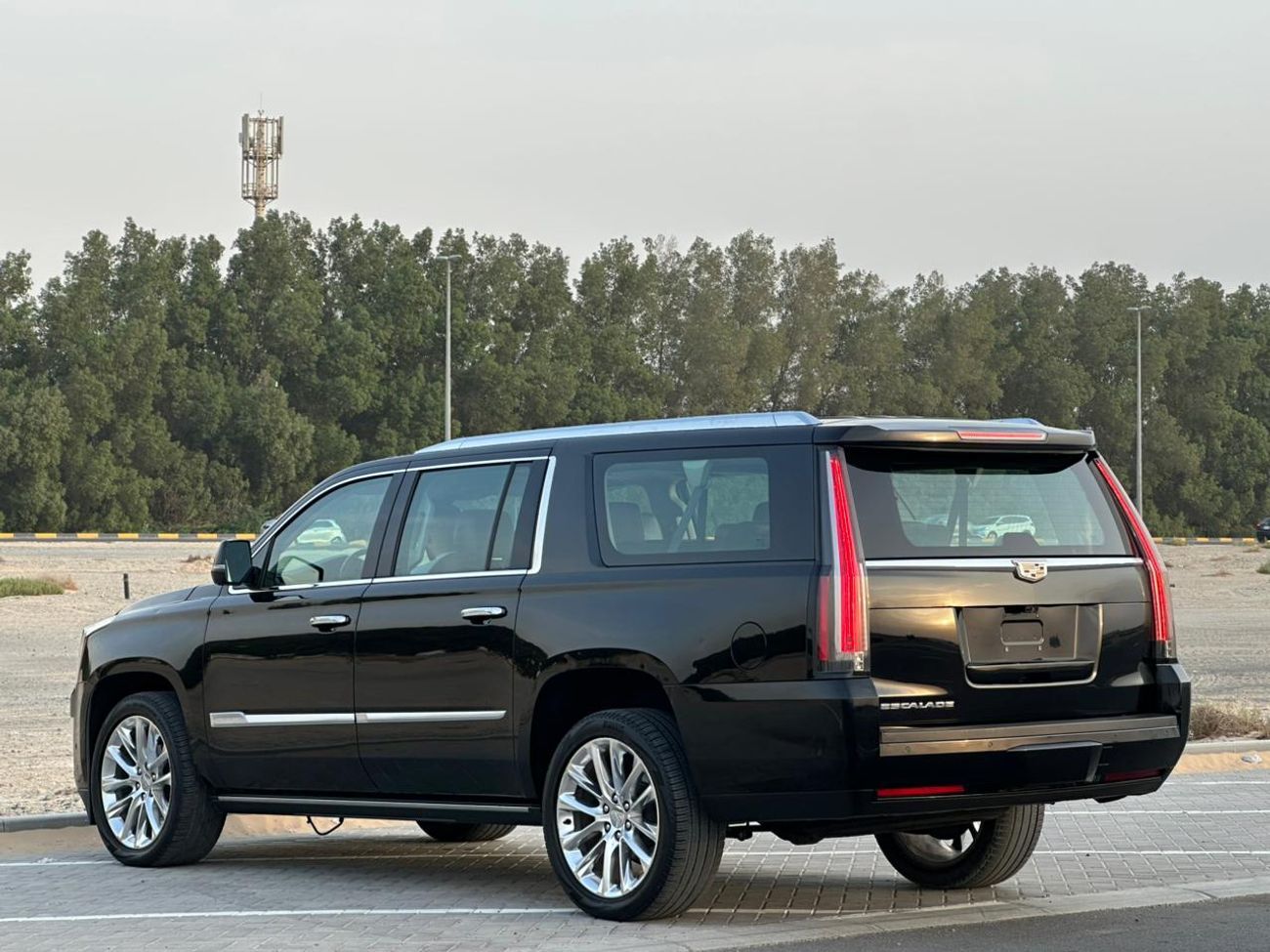 كاديلاك إسكالاد Premium Luxury 6.2L AWD