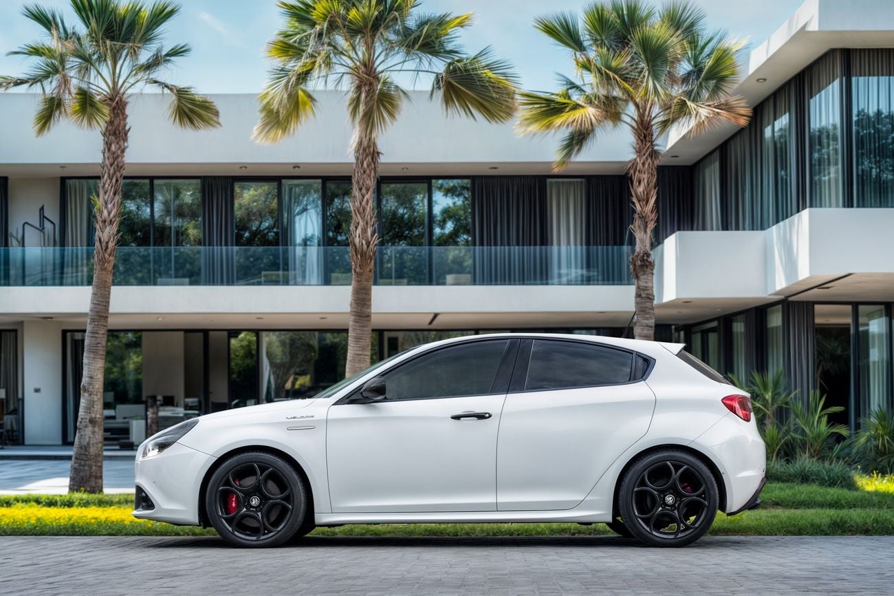 ألفا روميو جوليتا Giulietta | 784 P.M | 0% Downpayment | Veloce | Alfa Romeo Service History!