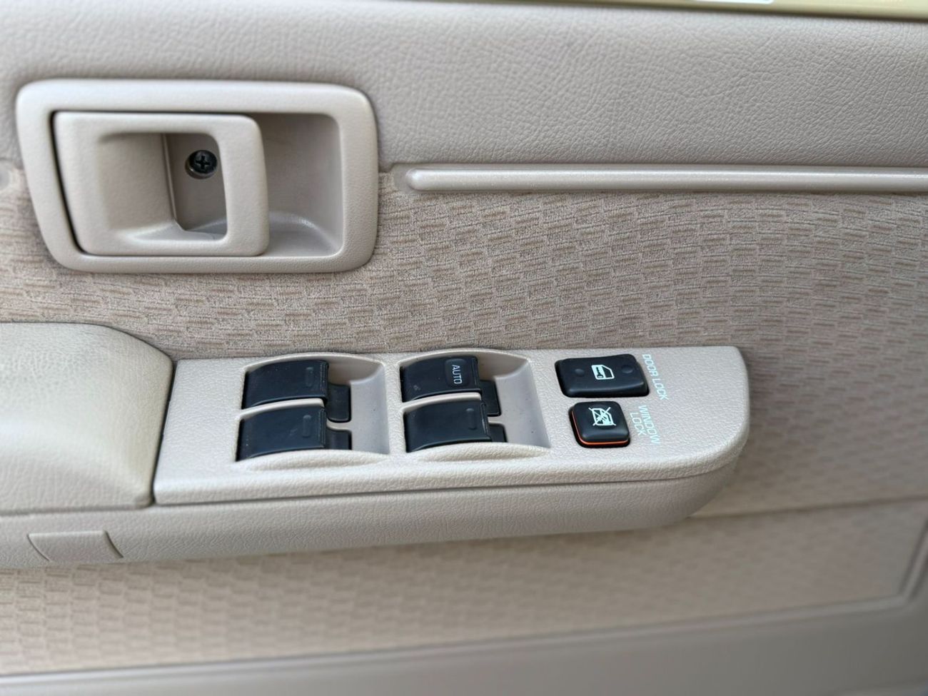 Toyota Land Cruiser 70 TOYOTA LC76 HARDTOP 5 DOORS 4.0L PETROL V6 MID OPTION M/T 2025 MODEL