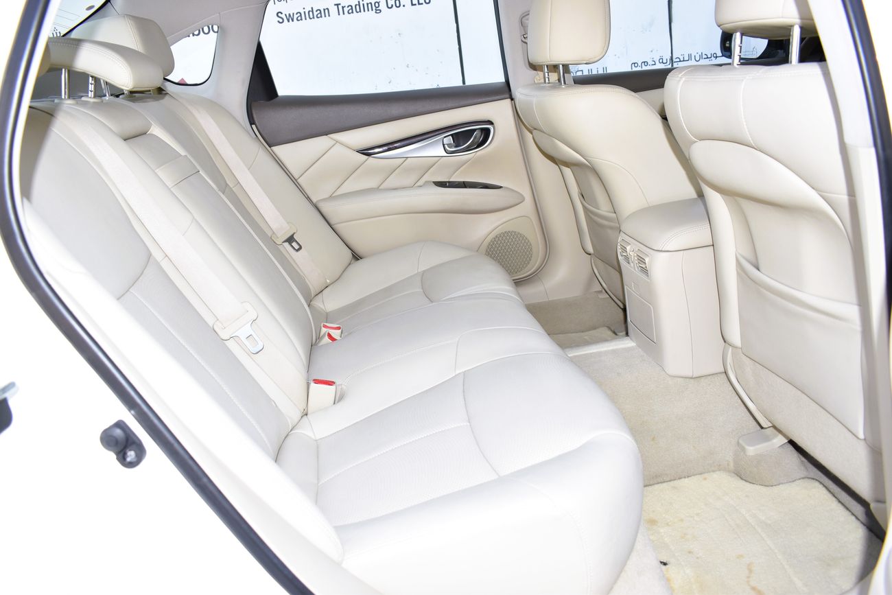 Infiniti Q70 AED 1359 PM | 3.7L EXCELLENCE V6 GCC DEALER WARRANTY