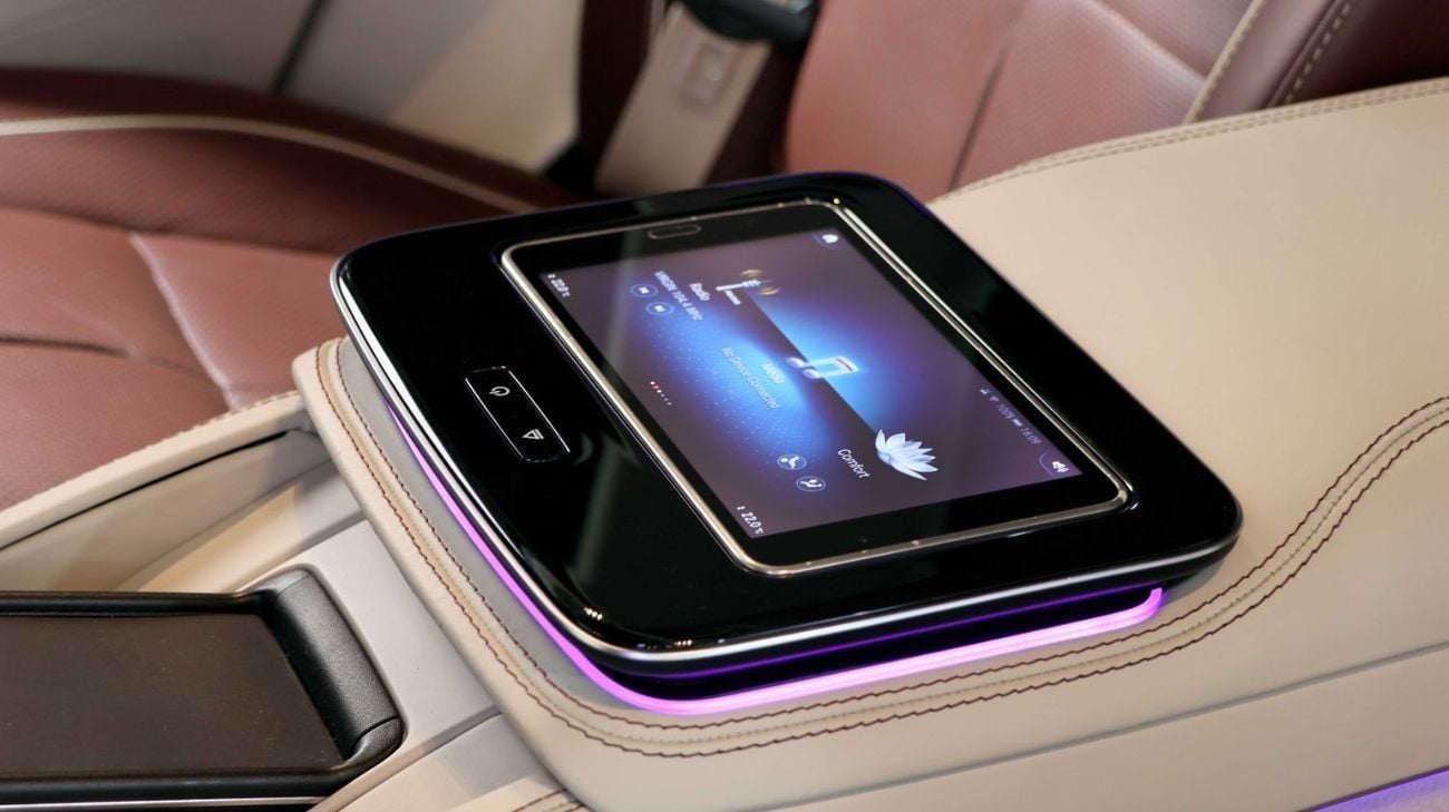 Mercedes Maybach GLS600 Maybach Mercedes Benz GLS 600 Maybach-GCC-Full Service History-VIP Seats-High Specs-Luxury SUV