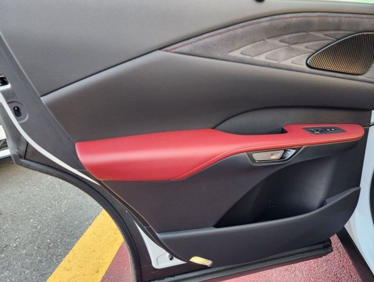 لكزس RX 500h لكزس RX500h F-Sport 2.4 لتر هايبرد ، CUV ، دفع رباعي ، 5 أبواب الميزات: 360 كاميرا ، رادار ، مثبت ال