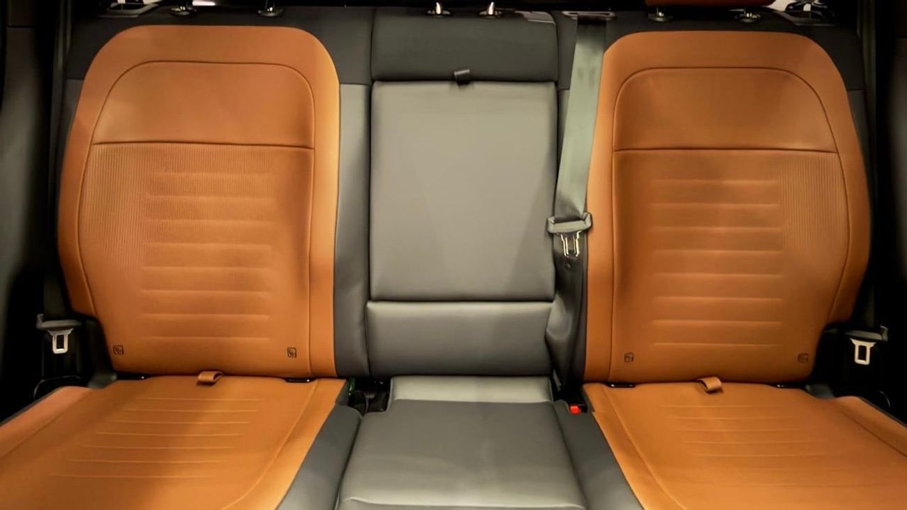 لاند روفر ديفندر 110 P635 OCTA V8