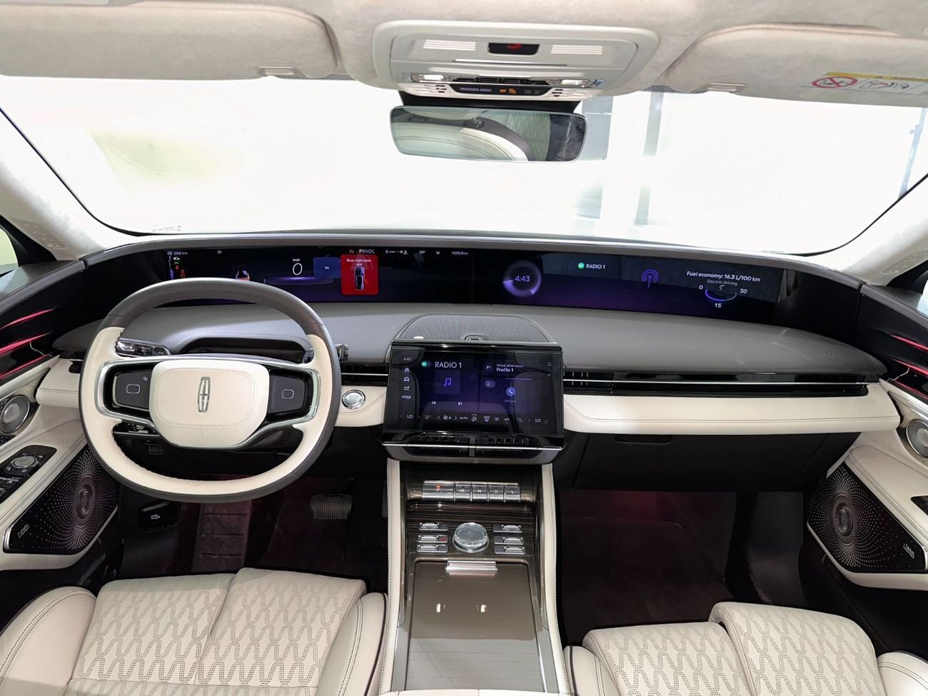 لينكولن ناوتيلوس PRESIDENTIAL HYBRID / NAU925H/ AL TAYER MOTORS /AL QOUZ SHOWROOM