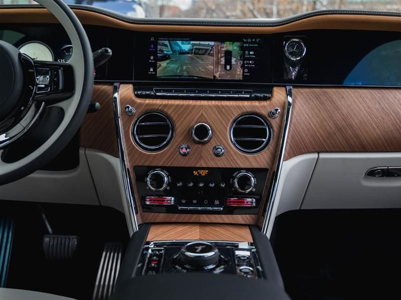Rolls-Royce Cullinan Series II with Captain Seats