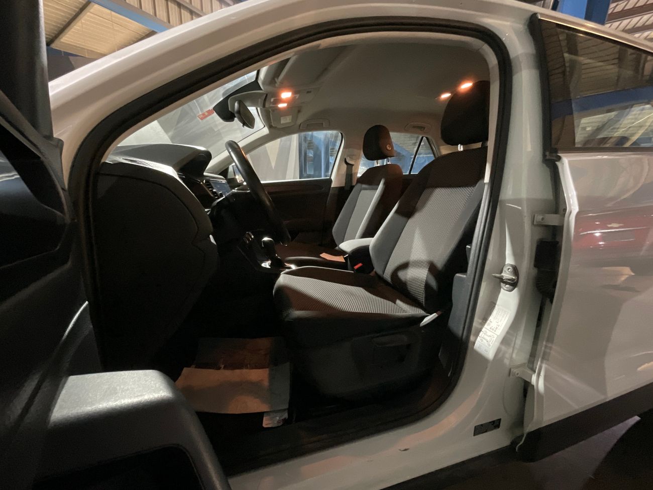 فولكس واجن T ROC Life | upto AED 20,000 Ramadan Discount | شامل الضمان | 0 ﺪﻔﻋﺓ ﺃﻮﻟﻯ