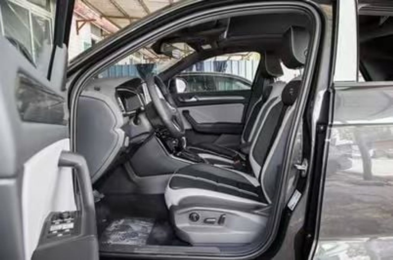 فولكس واجن T ROC 300TSIDSG Starlight Edition