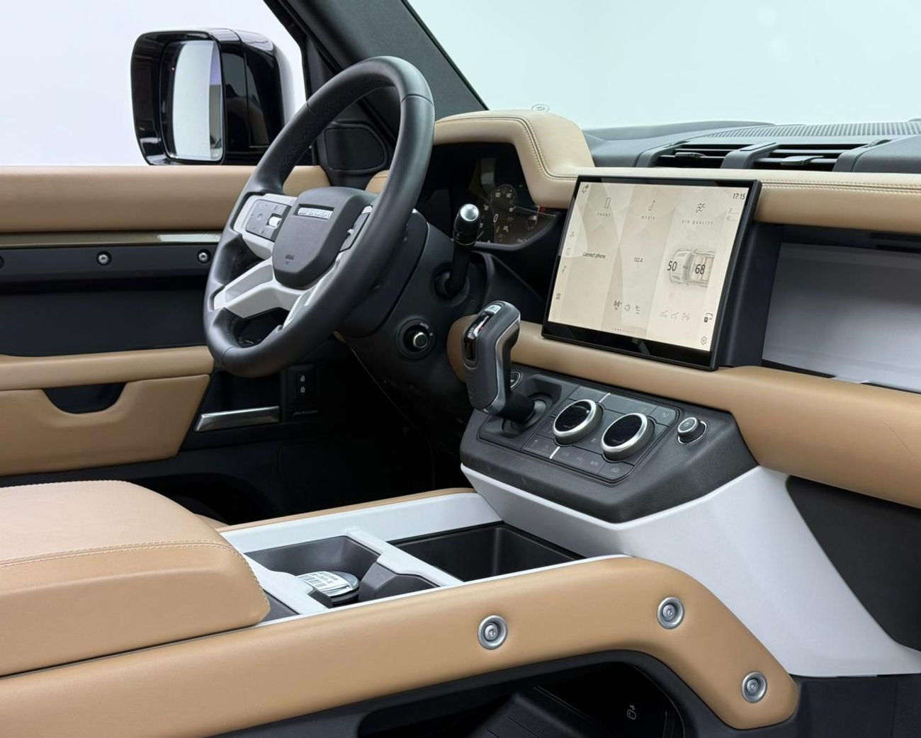 لاند روفر ديفندر P400 90 X-Dynamic HSE 3.0L (5 Seater) 2025 Land Rover Defender 90 P400 X-Dynamic, 3.0L Turbocharged 