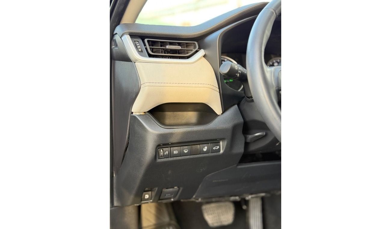 Toyota RAV4 Hybrid XLE 2.5L premium,Sunroof,limited Rims