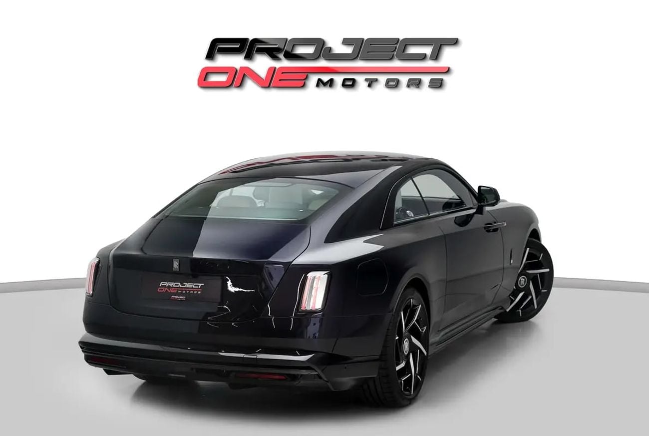 رولز رويس سبيكتر Black Badge | European Specs