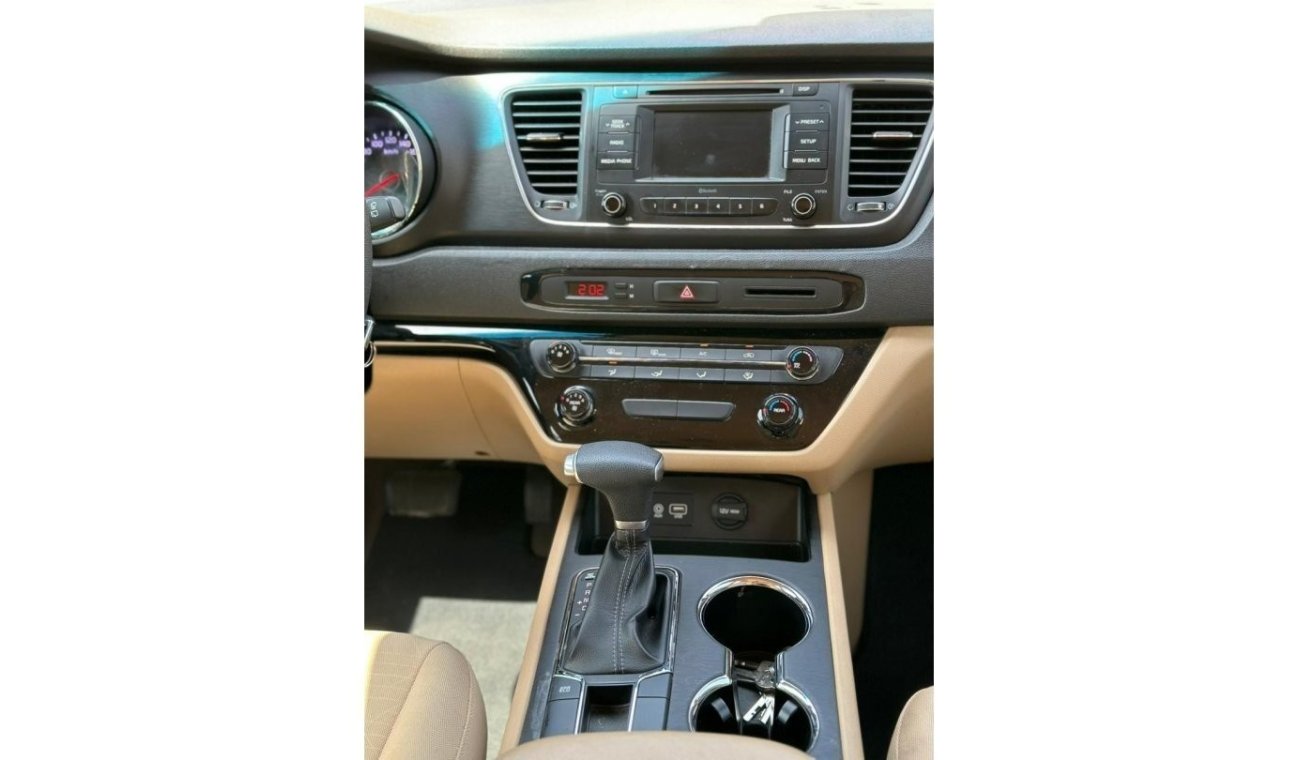 Kia Carnival 1110 PM || GRAND CARNIVAL 3.3 V6 LX || GCC || WELL MAINTAINED