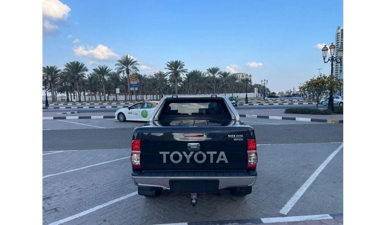 تويوتا هيلوكس diesel 3.0 liter automatic right hand drive