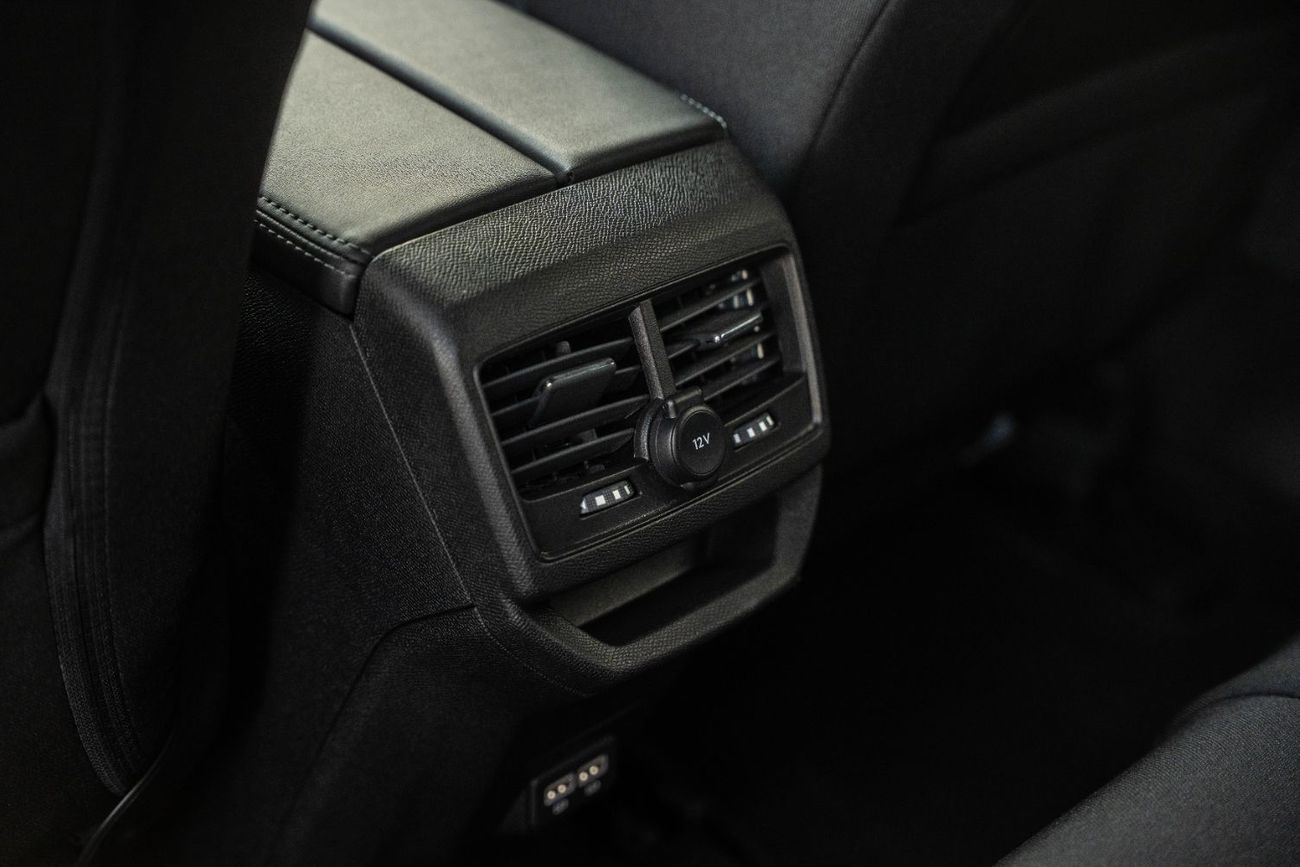 بيجو 3008 Active 2024 Agency Warranty 1.6L 4 Cylinders Full Service History GCC