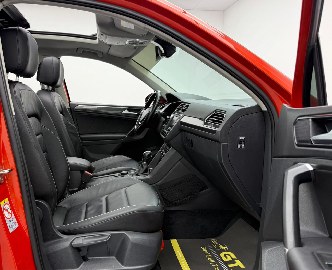 Volkswagen Tiguan SEL 2.0L 2017 Volkswagen Tiguan SEL+, Full Volkswagen Service History, Excellent Condition, GCC