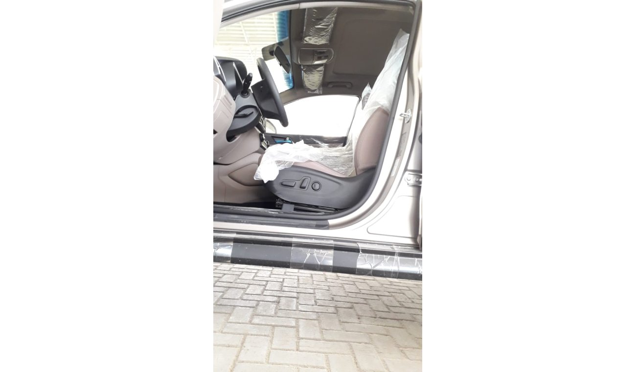 Hyundai Tucson 1.6L GDI, PUSH START, DRIVER POWER SEAT, SUNROOF, COOL BOX, 19" RIM, WIRELESS CHARGER