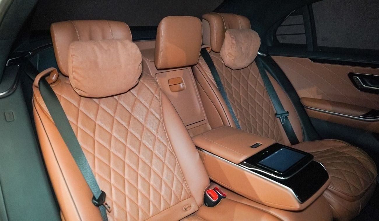 مرسيدس بنز S 580 4Matic AMG Line - AED 7,025 P/M - Warranty till 08/2028